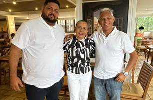 Acima Neto Assunção (à direita, camisa branca e relógio de pulso) ao lado da presidente nacional do PMB , Suêd Haidar e o secretário geral do partido no Maranhão (Foto: Reprodução) Acima Neto Assunção (à direita, camisa branca e relógio de pulso) ao lado da presidente nacional do PMB , Suêd Haidar e o secretário geral do partido no Maranhão (Foto: Reprodução)