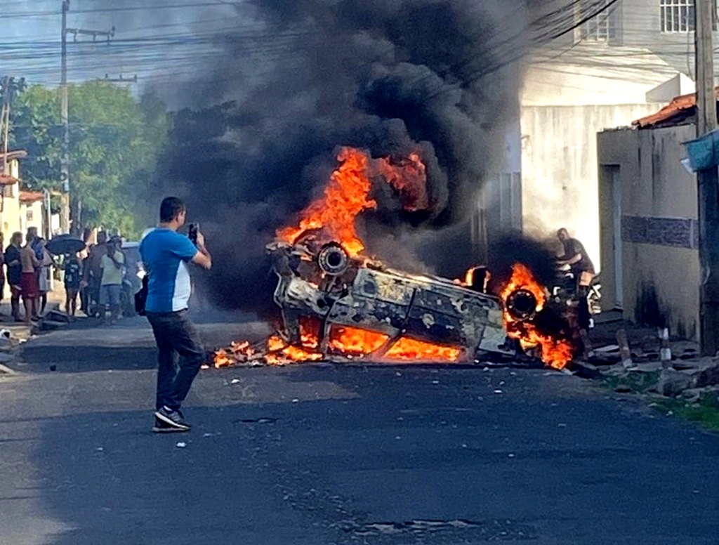 Caso destruído pelas chamas