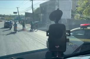 Ciclista é atropelada  por carro no acesso à Ponte da Primavera em Teresina (Foto: Reprodução) Ciclista é atropelada  por carro no acesso à Ponte da Primavera em Teresina (Foto: Reprodução)