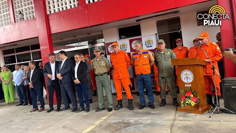 Entrega de equipamentos para o Corpo de Bombeiros