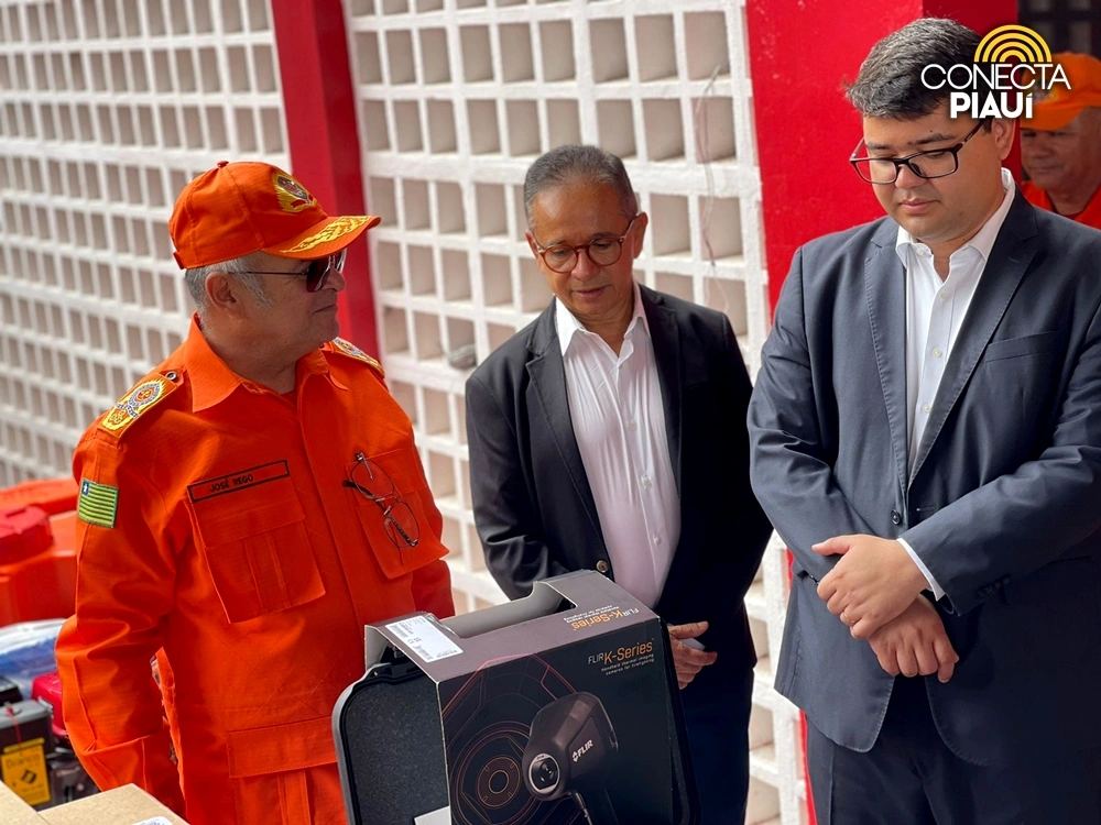 Entrega de equipamentos para o Corpo de Bombeiros