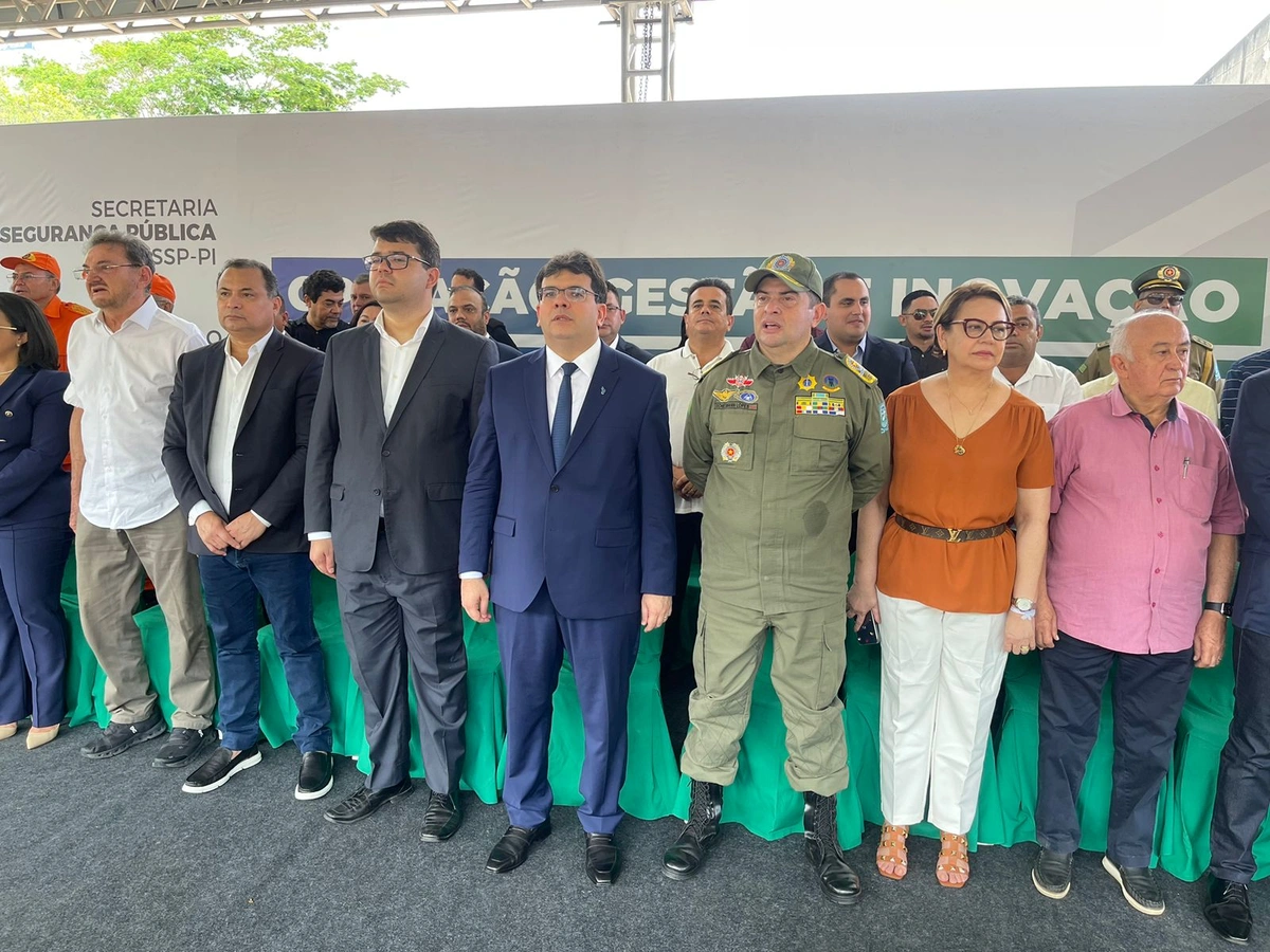 Entrega de novas viaturas da Polícia Militar