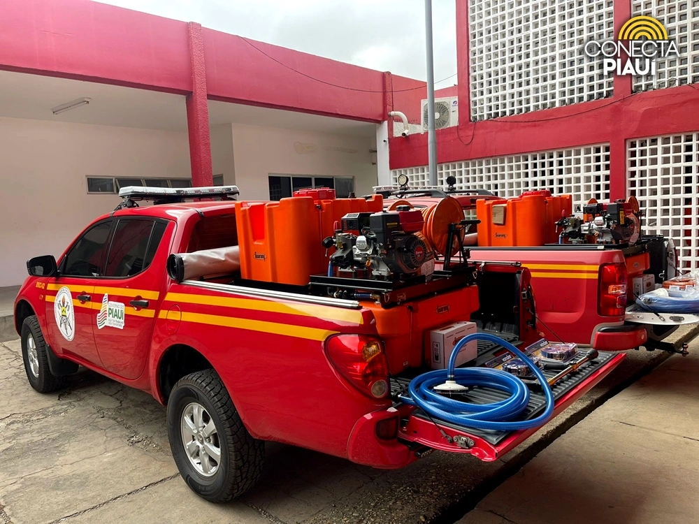 Governo entrega equipamentos de combate a incêndios ao Corpo de Bombeiros do Piauí
