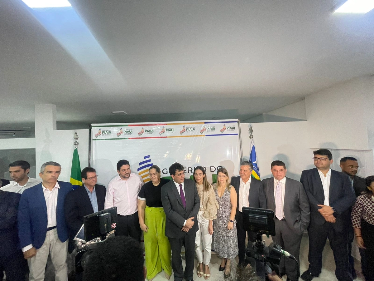 Governo inaugura Espaço da Cidadania no Grand Shopping Dirceu