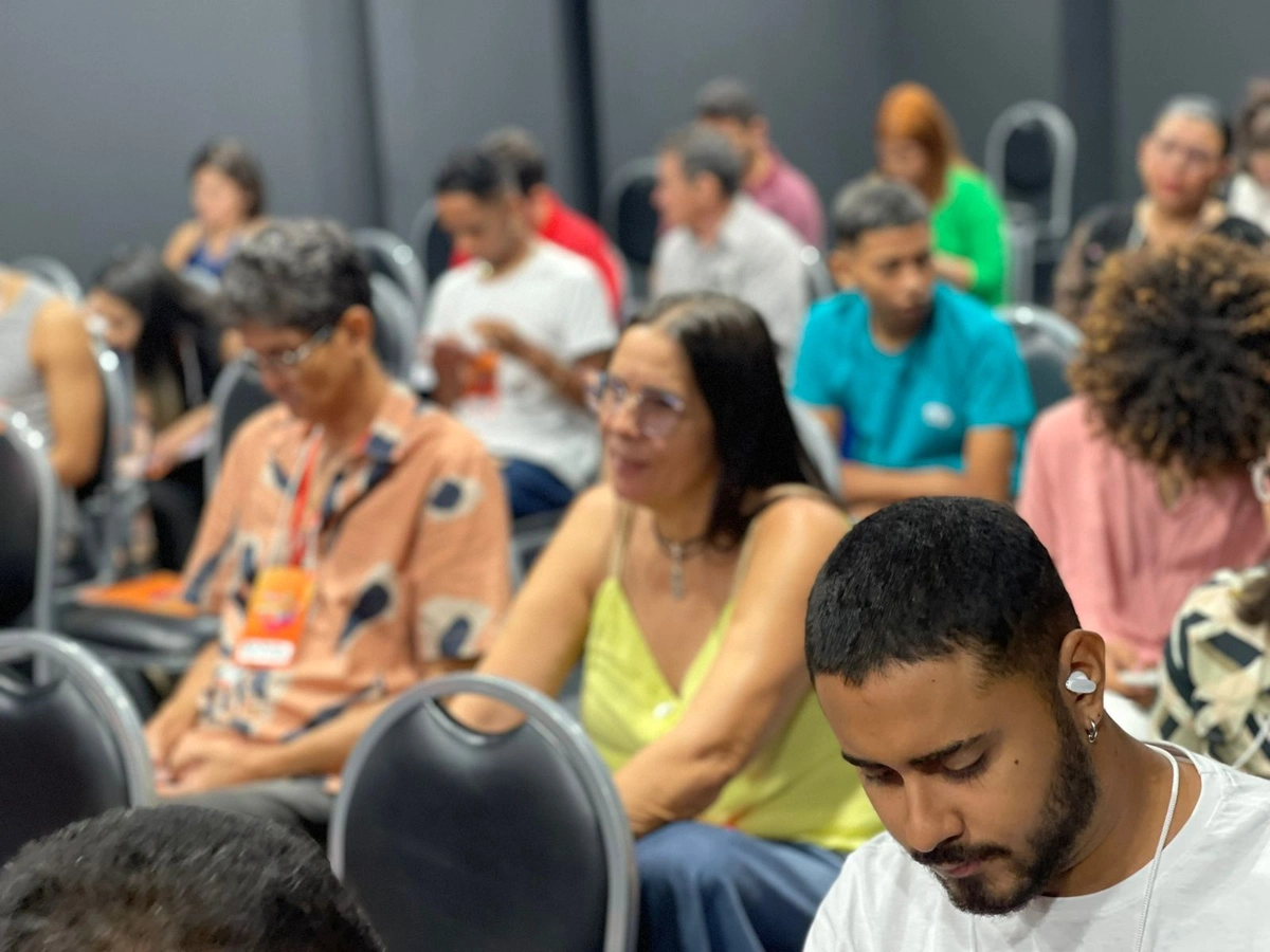 Influenciadores e comunicadores debatem a democratização da comunicação