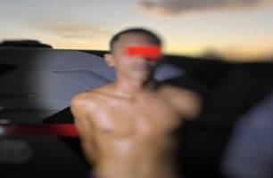 Jovem com mandado de prisão em aberto é preso durante abordagem policial (Foto: Divulgação) Jovem com mandado de prisão em aberto é preso durante abordagem policial (Foto: Divulgação)
