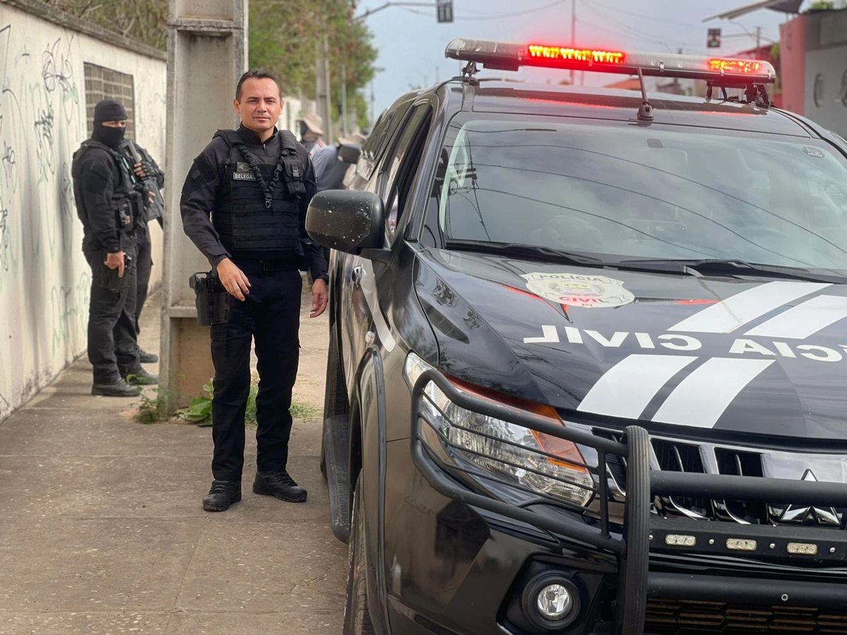 Polícia cobre pichações que fazem alusão a facções criminosas em Teresina