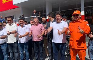 Rafael inaugura nova sede do Corpo de Bombeiros e outras obras em Parnaíba (Foto: Renato Carlos / Conecta Piauí) Rafael inaugura nova sede do Corpo de Bombeiros e outras obras em Parnaíba (Foto: Renato Carlos / Conecta Piauí)