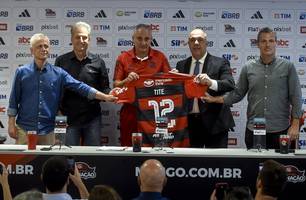 Tite é apresentado oficialmente como técnico do Flamengo (Foto: Marcelo Cortes /CRF) Tite é apresentado oficialmente como técnico do Flamengo (Foto: Marcelo Cortes /CRF)