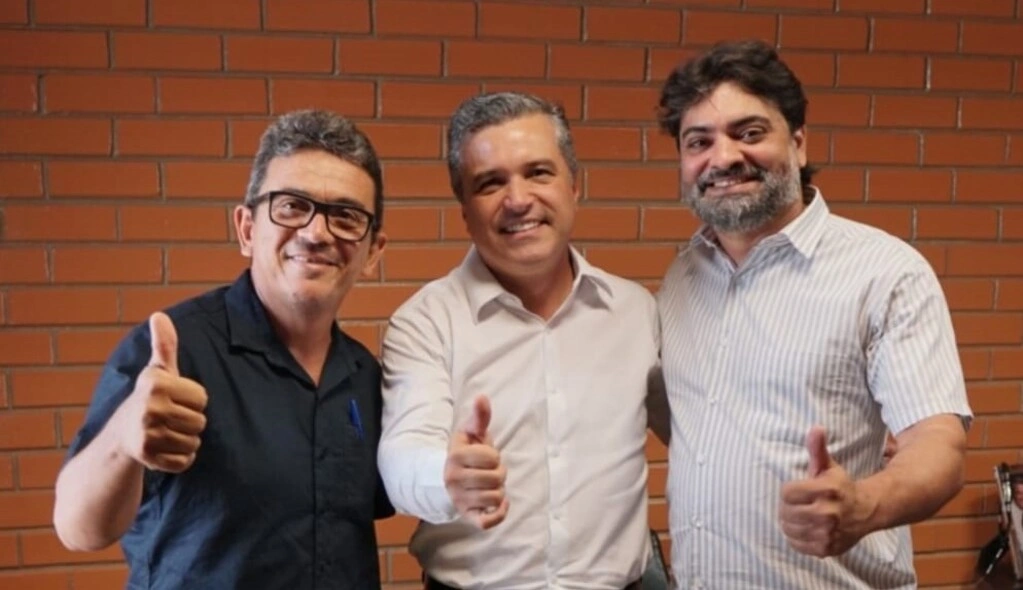 Deputado Dr. Vinicius recebe vereador e pré-candidato a prefeitura de Curralinhos