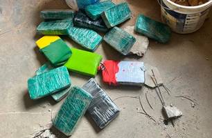 Droga encontrada por cadela policial em Teresina está avaliada em R$ 2,5 milhões (Foto: Reprodução) Droga encontrada por cadela policial em Teresina está avaliada em R$ 2,5 milhões (Foto: Reprodução)