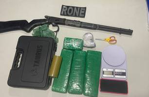 Material apreendido pela polícia (Foto: Reprodução)