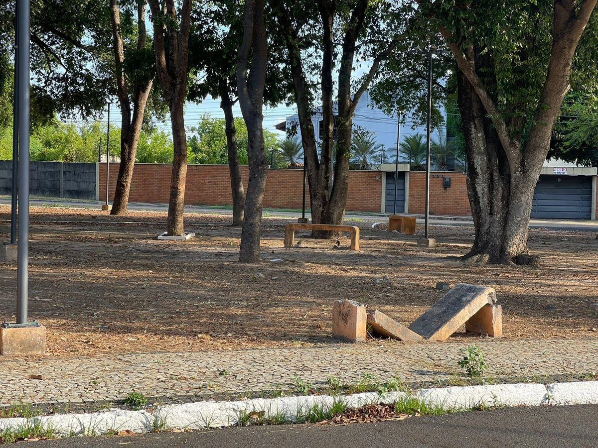 Praças localizadas na zona Leste de Teresina estão em situação crítica