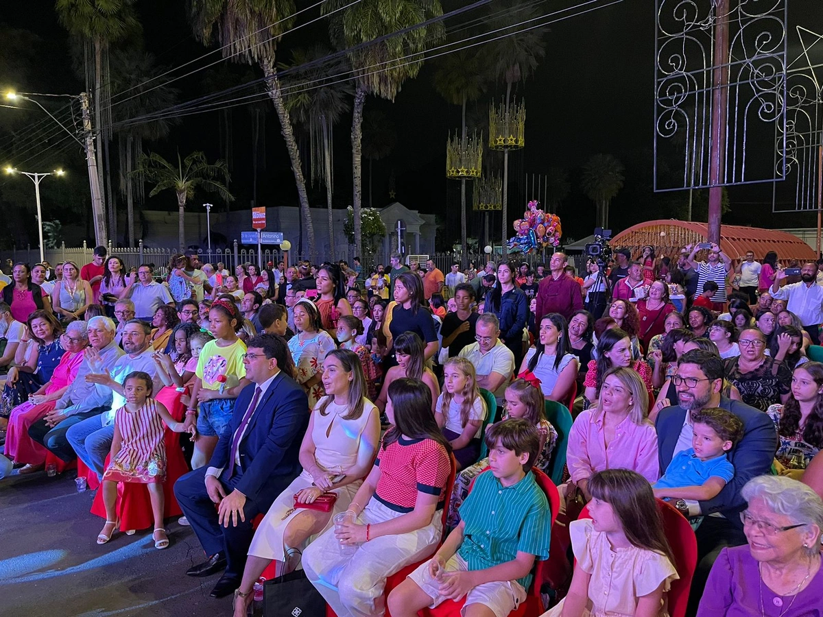 Decoração natalina no Palácio de Karnak é lançada em evento prestigiado