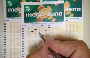 Mega-Sena realiza sorteio com prêmio estimado em R$ 30 milhões (Foto: Rafa Neddermeyer/Agência Brasil) Mega-Sena realiza sorteio com prêmio estimado em R$ 30 milhões (Foto: Rafa Neddermeyer/Agência Brasil)