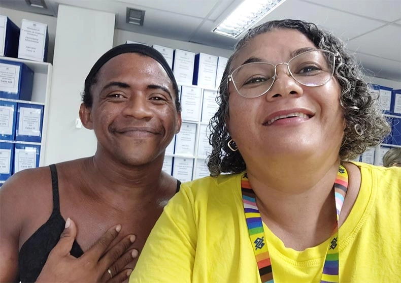 Paloma e Marinalva Santana, do grupo Matizes. Último registro da travesti.