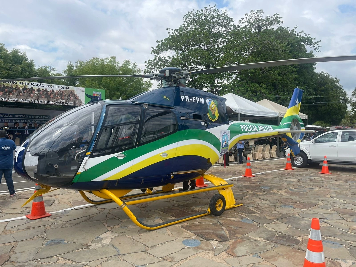Rafael Fonteles entrega helicóptero e viaturas às polícias Civil e Militar