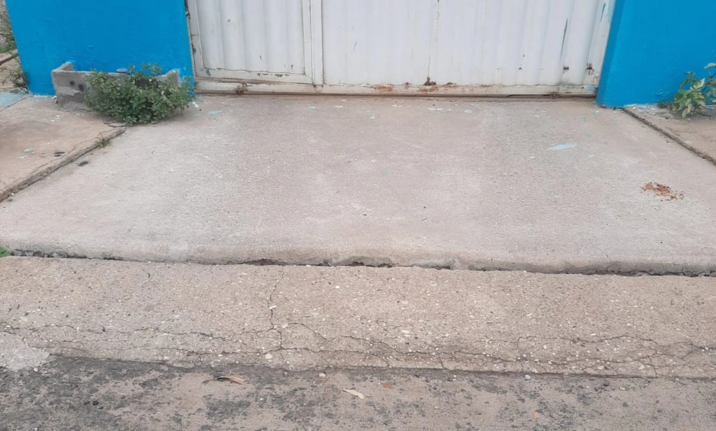 Rampa de passagem de veículos