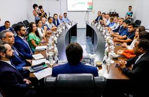 Governador em reunião com vereadores de Parnaíba e Teresina (Foto: Divulgação/ Governo do Estado) Governador em reunião com vereadores de Parnaíba e Teresina (Foto: Divulgação/ Governo do Estado)