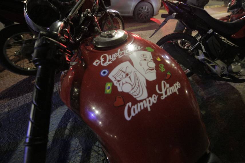 PM apreende dezenas de motos em operação para proibir 'rolezinhos' na Estaiada