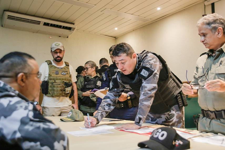 PM apreende dezenas de motos em operação para proibir 'rolezinhos' na Estaiada