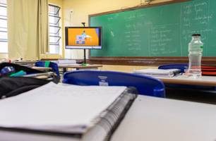 Ameaçando paralisar, professores de escolas privadas do Piauí se reúnem hoje com empresários (Foto: Reprodução/Gazeta do Povo)