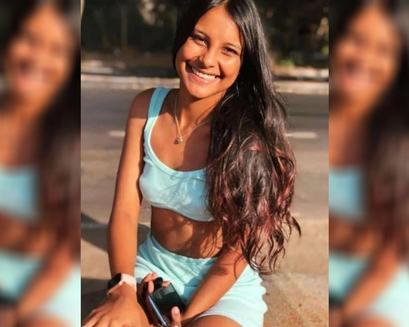 Modelo mirim Ana Clara dos Santos Sandes, de 14 anos