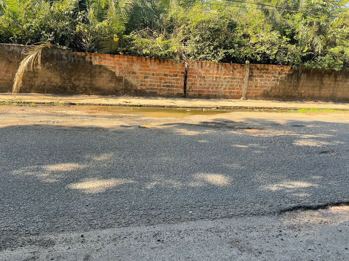 A Avenida Camilo Filho está cheia de buracos