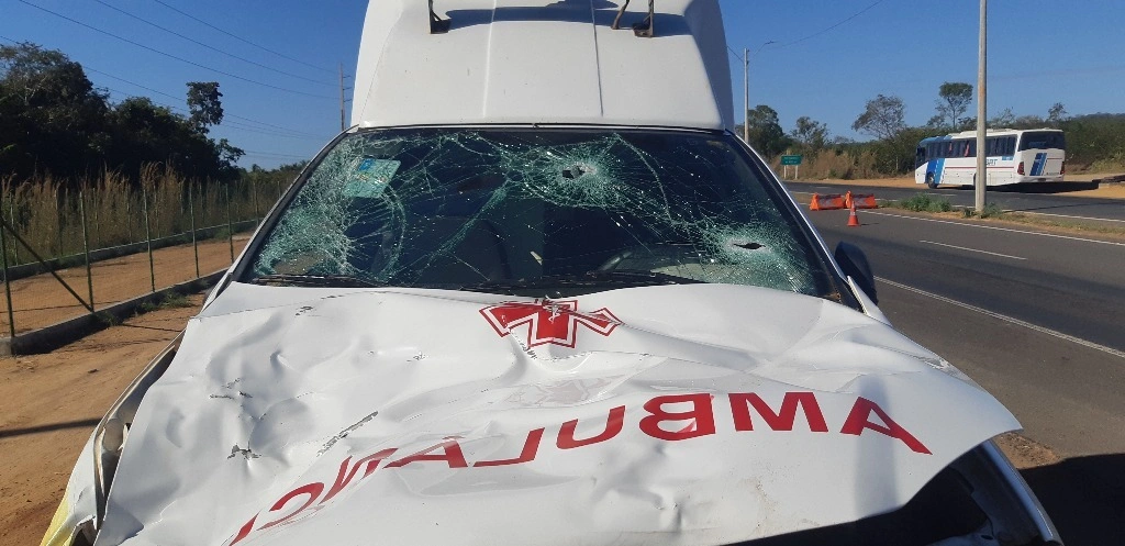 Ambulância envolvida no acidente