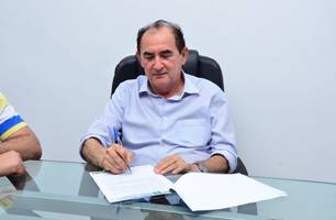Antônio Reis Neto, prefeito de Floriano-Pi. (Foto: Reprodução) Antônio Reis Neto, prefeito de Floriano-Pi. (Foto: Reprodução)