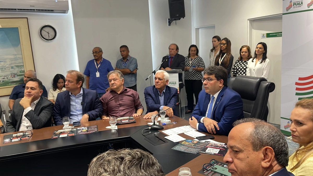 Lançamento no Palácio de Karnak