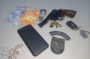 Material apreendido (Foto: Divulgação/ PM-PI) Material apreendido (Foto: Divulgação/ PM-PI)