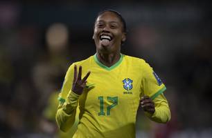 Meia campista Ary Borges após marcar seu terceiro gol pela seleção na Copa do Mundo Feminina (Foto: Reprodução/ Twitter) Meia campista Ary Borges após marcar seu terceiro gol pela seleção na Copa do Mundo Feminina (Foto: Reprodução/ Twitter)