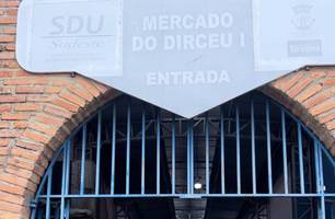 Mercado do Dirceu I não oferece segurança aos funcionários (Foto: Tiago Moura / Conecta Piauí)
