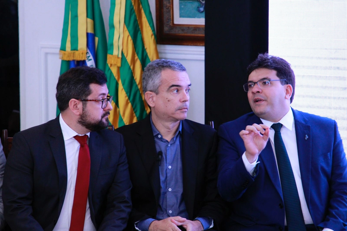 O presidente da Investe Piauí, Vitor Hugo Almeida , Secretário de Planejamento do Piauí, Washington Bonfim e Rafael Fonteles, Governador do Piauí