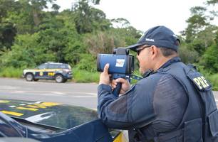 PRF inicia Operação Férias Escolares 2023 com foco em coibir excesso de velocidade (Foto: Divulgação/PRF) PRF inicia Operação Férias Escolares 2023 com foco em coibir excesso de velocidade (Foto: Divulgação/PRF)
