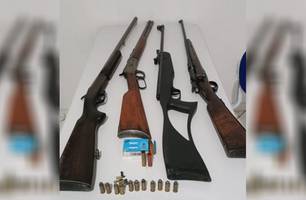Arma apreendida com o suspeito (Foto: Divulgação/ PM-PI) Arma apreendida com o suspeito (Foto: Divulgação/ PM-PI)