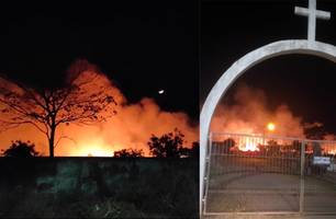 Incêndio atinge cemitério em Campo Maior (Foto: Divulgação/ Defesa Civil de Campo Maior) Incêndio atinge cemitério em Campo Maior (Foto: Divulgação/ Defesa Civil de Campo Maior)