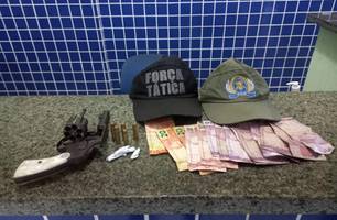 Material apreendido (Foto: Divulgação/PM)