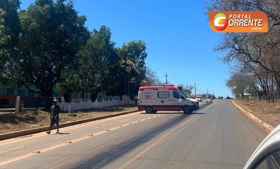 Óleo em avenida causa acidentes