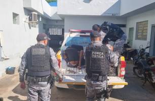 Policia prende criminosos momentos após assalto em Teresina (Foto: Reprodução/PM-PI) Policia prende criminosos momentos após assalto em Teresina (Foto: Reprodução/PM-PI)