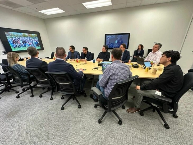Reunião durante visita ao Google