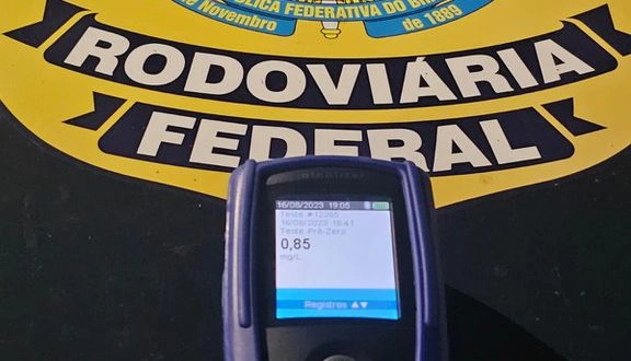 Teste de etilômetro realizado constatou-se um teor de 0,85 mg/L