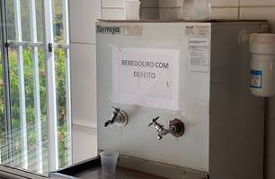 Bebedouro com problema na Unidade Básica de Saúde Dr. Henrique Melo Castelo Branco (Foto: Tiago Moura/ Conecta Piauí) Bebedouro com problema na Unidade Básica de Saúde Dr. Henrique Melo Castelo Branco (Foto: Tiago Moura/ Conecta Piauí)