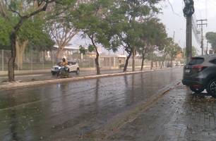 Chuva em Teresina (Foto: Reprodução) Chuva em Teresina (Foto: Reprodução)
