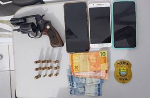 Material apreendido (Foto: Divulgação/SSP) Material apreendido (Foto: Divulgação/SSP)