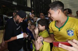 Neymar se juntou ao grupo nesta segunda-feira (Foto: Vitor Silva /CBF) Neymar se juntou ao grupo nesta segunda-feira (Foto: Vitor Silva /CBF)