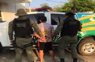 PM cumpre mandado e prende acusado de estupro em Francinópolis (Foto: Reprodução) PM cumpre mandado e prende acusado de estupro em Francinópolis (Foto: Reprodução)