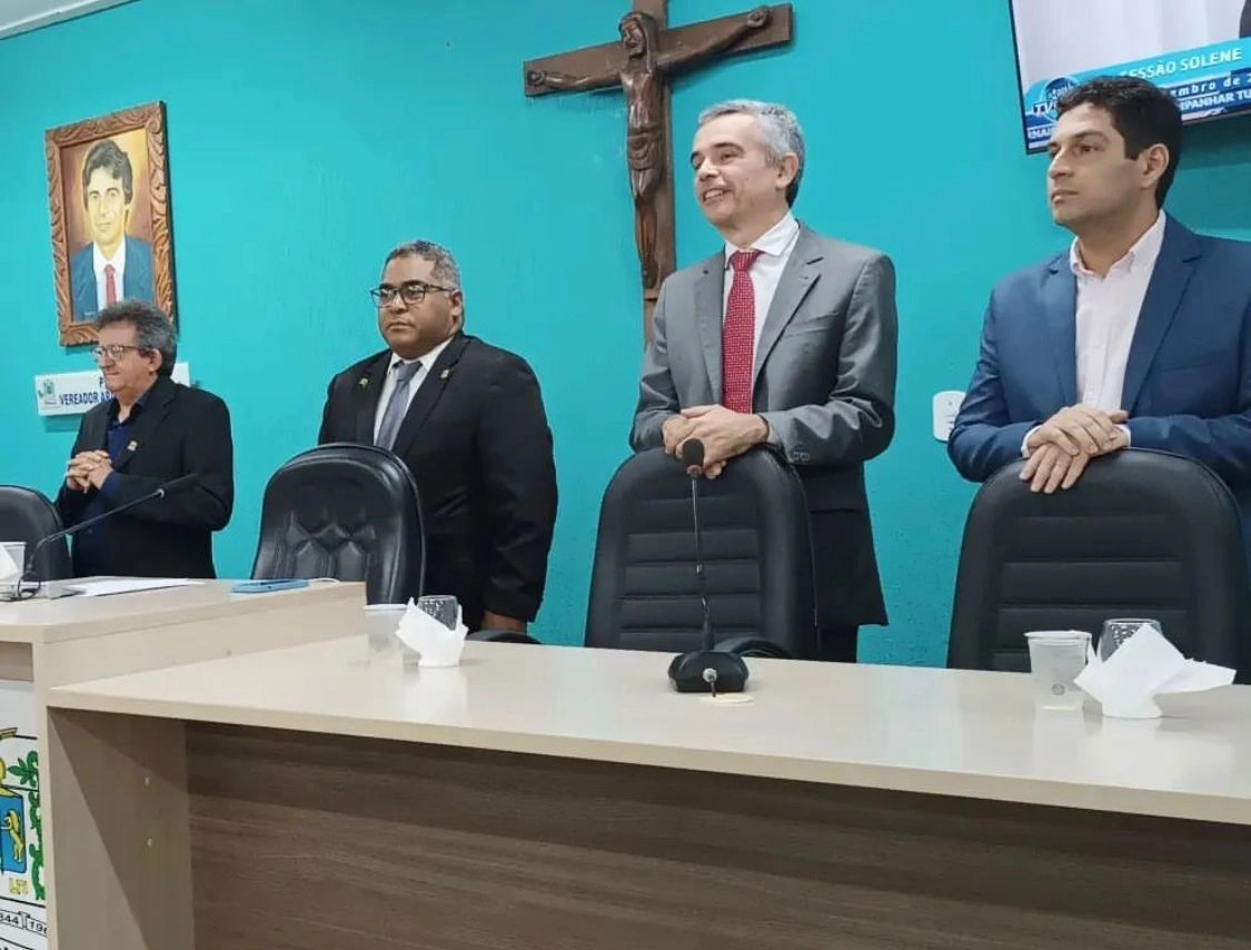 Secretário Washington Bonfim recebe título de cidadania parnaibana