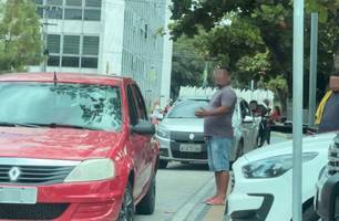 Atuação de flanelinhas no Centro de Teresina é criticada por condutores: 'Coação' (Foto: Tiago Moura / Conecta Piauí) Atuação de flanelinhas no Centro de Teresina é criticada por condutores: 'Coação' (Foto: Tiago Moura / Conecta Piauí)